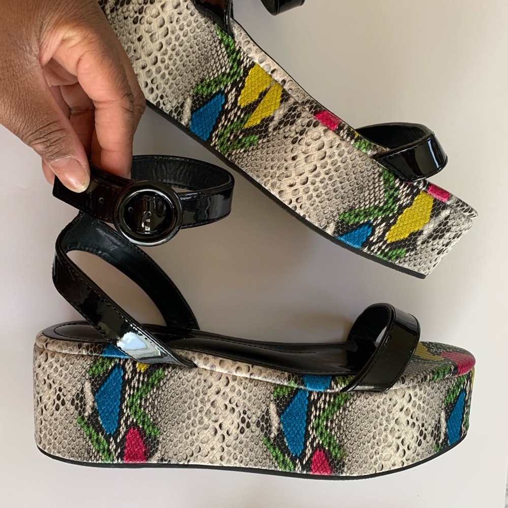 Flatform sandal